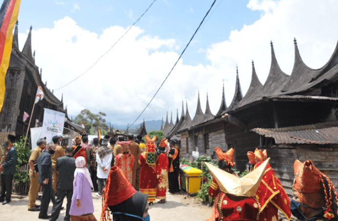 Kampung Saribu Gonjong Harumkan Nama Indonesia Di Asean Tourism Award