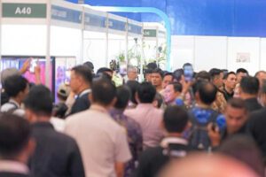 Antusiasme pengunjung meramaikan Floriculture Indonesia International (FLOII) Expo 2026 yang berlangsung pada 17–20 September 2026 di Hall 3A, ICE BSD City, Tangerang. (Foto; Istimewa)