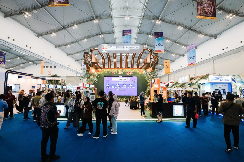 Booth Badan Pengelola Dana Perkebunan (BPDP) dalam Trade Expo Indonesia (TEI) ke-41 di ICE BSD City, Tangerang, Banten, pada 14–18 Oktober 2026. Kehadiran BPDP menjadi bagian dari upaya mendukung penguatan sektor perkebunan, hilirisasi produk kelapa sawit, serta peningkatan daya saing produk Indonesia di pasar global. Dok. Istimewa