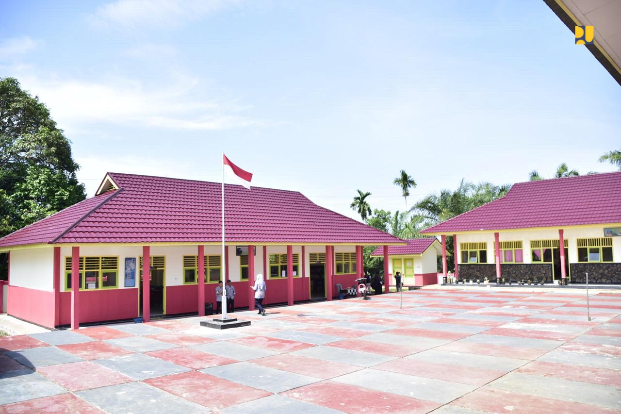 Sekolah dan Madrasah